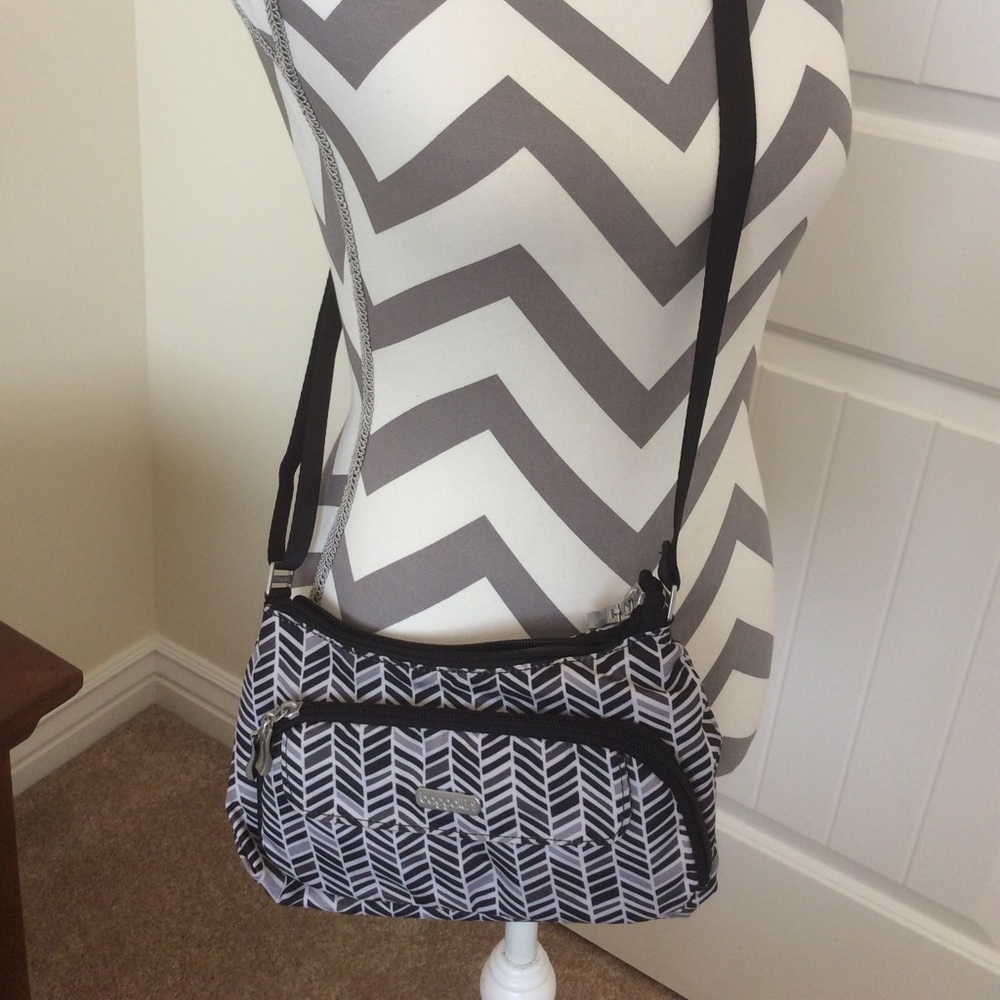 Baggallini crossbody bag